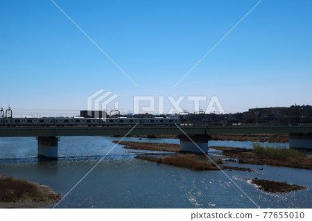 Rivers and trains Rivers and trains 77655010