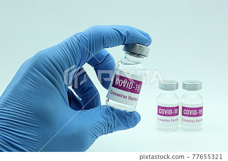 [To thumbnails of articles on coronavirus, vaccine, vaccination, etc.] Corona vaccine vials and syringes 77655321