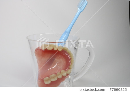 牙 牙 77660823