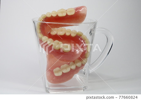 牙 牙 77660824