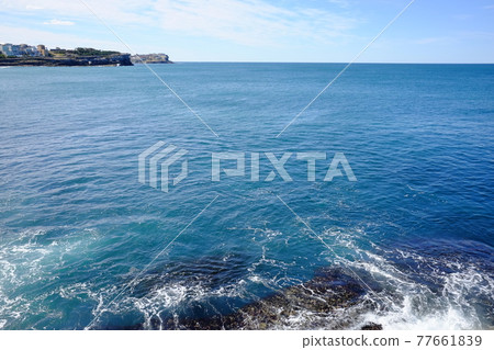 Sydney's most beautiful coastline Bondi to Coogee Coastal Walk Tasman Sea Sydney's most beautiful coastline Bondi to Coogee Coastal Walk Tasman Sea 77661839