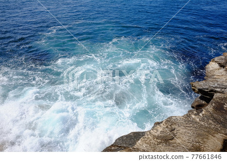 Sydney's most beautiful coastline Bondi to Coogee Coastal Walk Tasman Sea Sydney's most beautiful coastline Bondi to Coogee Coastal Walk Tasman Sea 77661846