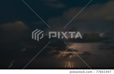 Lightning storm om Mediterranean Sea 77661947