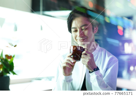 男性肖像』 77665171