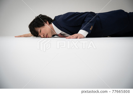 商人疲勞崩潰 77665808