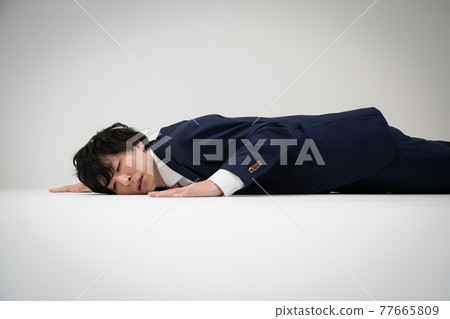 商人疲勞崩潰 77665809