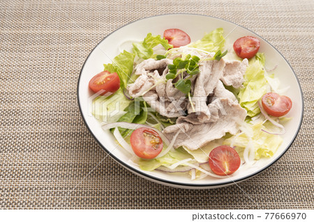 Cold shabu-shabu salad of pork 77666970