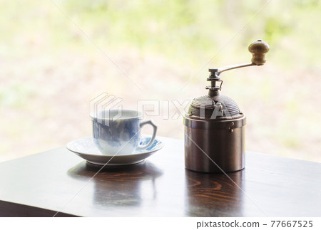 咖啡休息時間咖啡杯和咖啡磨圖片素材 咖啡休息時間咖啡杯和咖啡磨圖片素材 77667525