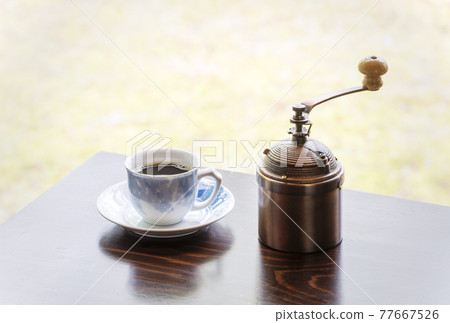 咖啡休息時間咖啡杯和咖啡磨圖片素材 咖啡休息時間咖啡杯和咖啡磨圖片素材 77667526
