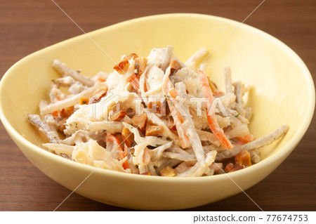 Burdock and chicken salad 77674753