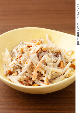 Burdock and chicken salad Burdock and chicken salad 77674754