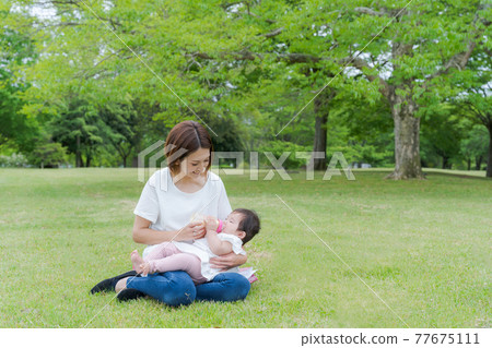 Milk baby baby bottle park 77675111