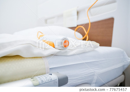 <Medical care> Nurse call to call a nurse / doctor in an emergency 77675457