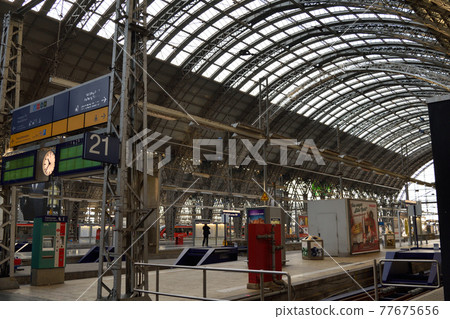 Frankfurt Central Station Platform (Germany) 77675656