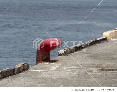 Mooring stakes on the wharf Mooring stakes on the wharf 77677696
