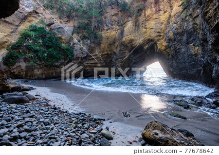 Ryugaku cave 77678642