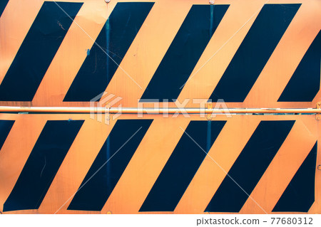 Under construction 77680312