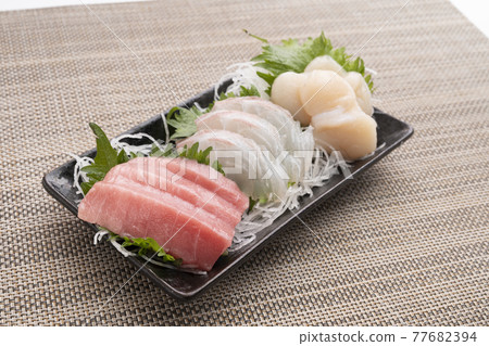 Three-point assortment of sashimi Three-point assortment of sashimi 77682394