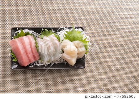 Three-point assortment of sashimi Three-point assortment of sashimi 77682605