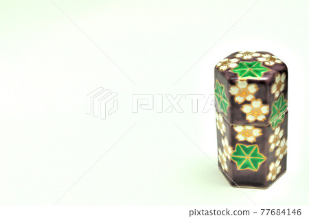 Autumn leaves and floral toothpick holder 77684146