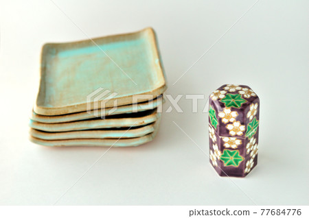 秋葉和花卉牙籤架 77684776