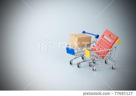 購物車、計算器和紙箱購物圖片 77685127