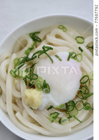 冰烏龍麵配溏心蛋 冰烏龍麵配溏心蛋 77687792