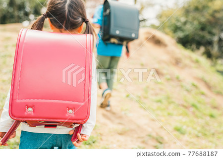 小學生放學後 77688187