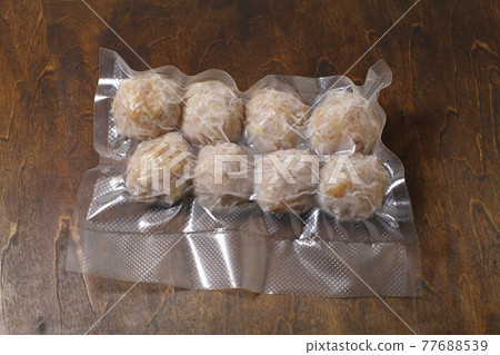 Freezing vacuum storage of meat dumplings 77688539