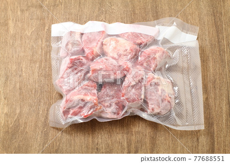 Freezing vacuum storage of beef 77688551