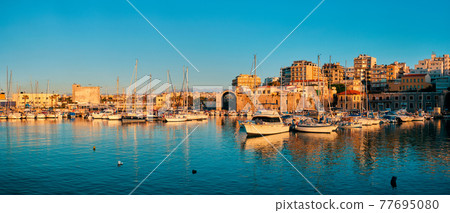Venetian Fort in Heraklion and moored fishing boats, Crete Island, Greece Venetian Fort in Heraklion and moored fishing boats, Crete Island, Greece 77695080