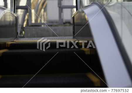 Escalator 77697532