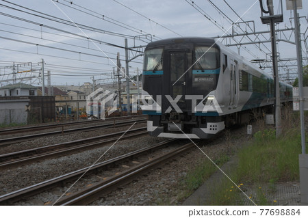 JR Tokaido Line Kamakura railroad crossing 77698884