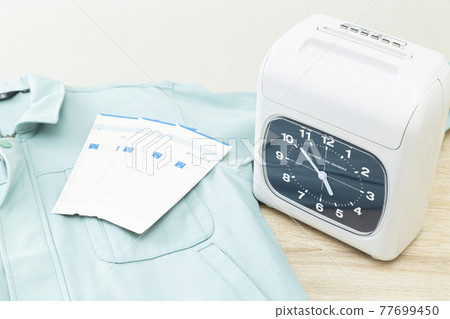 考勤卡和工作服 77699450