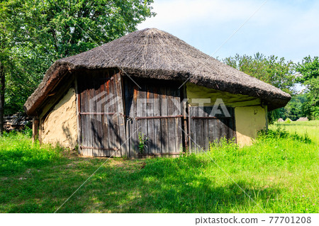 Old barn in the ukrainian village Old barn in the ukrainian village 77701208