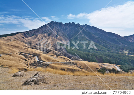 [Landscape from Hakoishi Pass] Namino Oaza Shinnano, Aso City, Kumamoto Prefecture 77704903