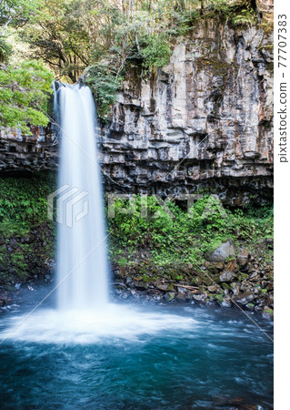 Wanjo Falls (Wancheng Waterfall) 77707383