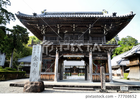 金剛寺仁王門和本堂 [三重縣尾羽市] 77708652