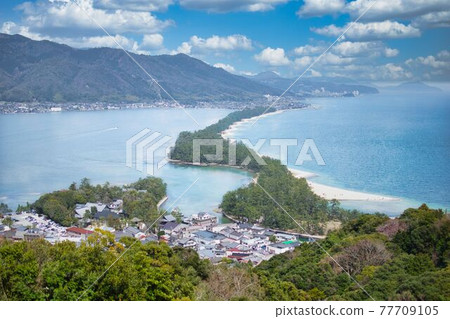 Amanohashidate on a sunny day 77709105