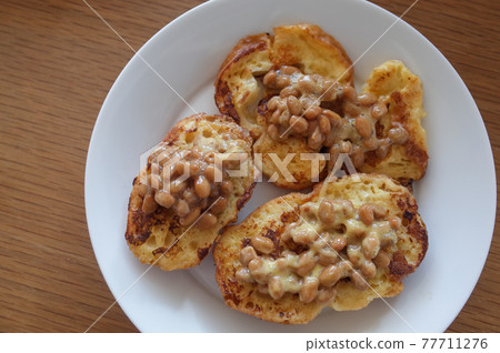Natto french toast 77711276