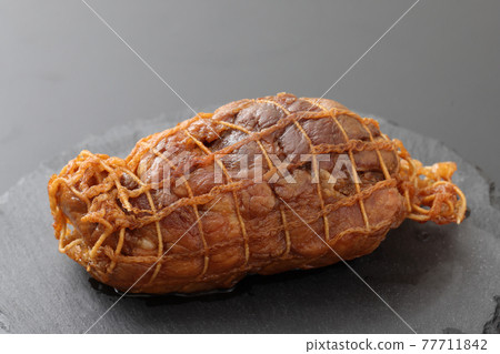 Grilled pork (char siu) black pork thigh block meat 77711842