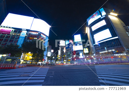 夜晚的澀谷路口 [夜景圖像] 77711969
