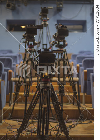 stream at a concert in a hall without spectators 77712634