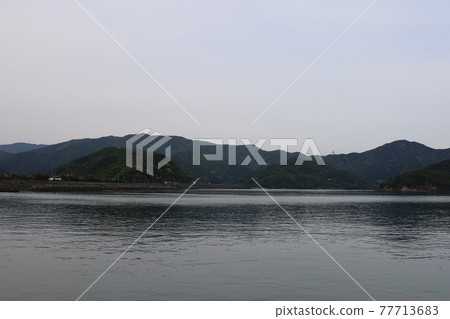 太陽落山後的海與島 77713683