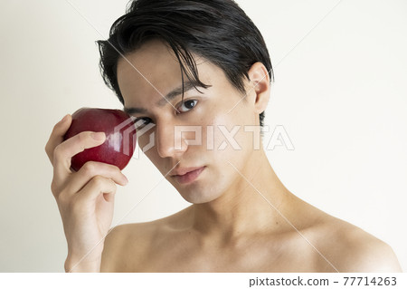 Fruit and men's beauty portrait Fruit and men's beauty portrait 77714263