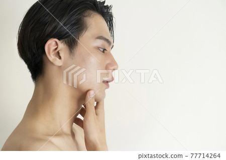 Men's beauty portrait 77714264