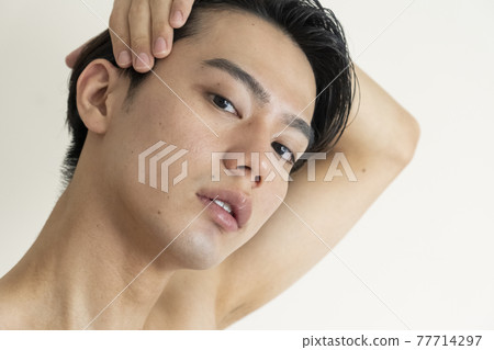 Men's beauty portrait 77714297