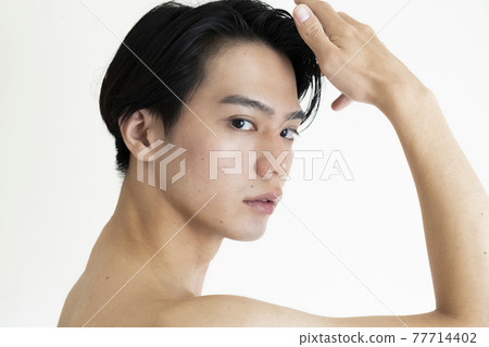 Men's beauty portrait 77714402