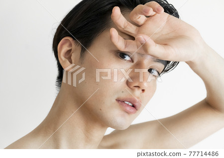 Men's beauty portrait 77714486