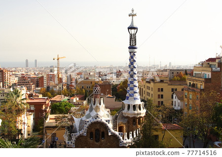 西班牙巴塞羅那世界遺產高迪作品奎爾公園入口建築 77714516